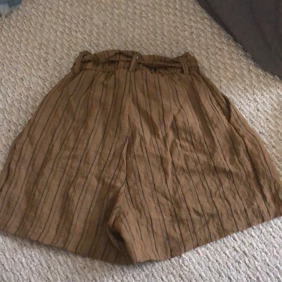 H&M paper bag shorts - Picture 3 of 4